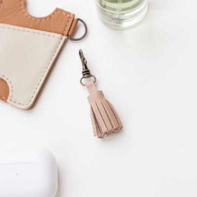 MK221216 - Flequito Sand [Mini Leather Tassel]