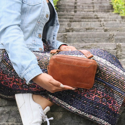 MK221552 - Leather Concert Wallet Rosewood [Women's Leather Bag]