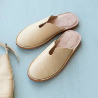 MK221148 - Cali Slides Butter [Women's Leather Sandals]