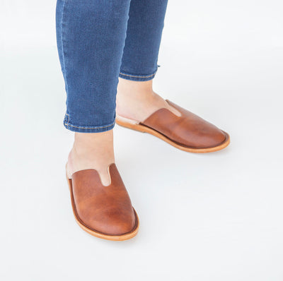 MK221162 - Cali Slides Mocca [Women's Leather Sandals]