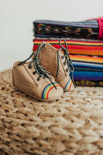 MK21025 - Rainbow Baby Varsity Shoes Dorado