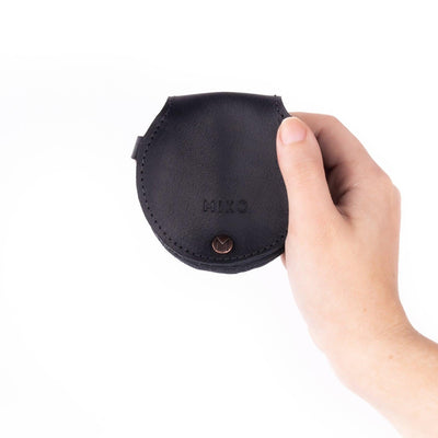 MK211257 - Black Carrier [Leather AirPod Case]