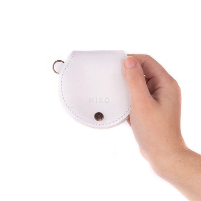 MK211268 - Carrier White [Leather AirPod Case]