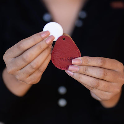 MK211414-R - Keychain AirTag Necklace Find my Car/Purse/Keys Roble [Leather Accessory]