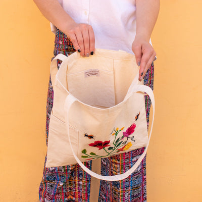 MK211602 - Embroidered Canvas Tote - Campana