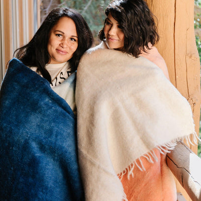 MM1002 - Wool Momos Blanket Ombre Salmon