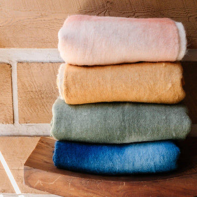 MM1002 - Wool Momos Blanket Ombre Salmon