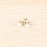MMS5010 - Jade Round Earrings Moon